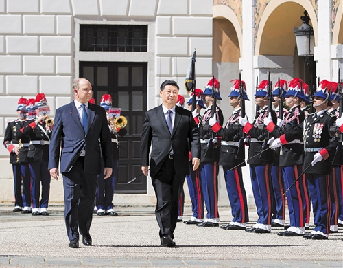 经法国尼斯前往摩纳哥公国进行国事访问  习近平同摩纳哥亲王阿尔贝二世举行会谈 