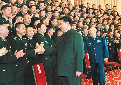 习近平春节前夕视察看望驻云南部队  向全体人民解放军指战员武警部队官兵民兵预备役人员致以新春祝福 